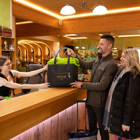 Herzlicher Empfang im Wellnesshotel Grüne Au in der Oststeiermark | © TV Oststeiermark | Rene Strasser