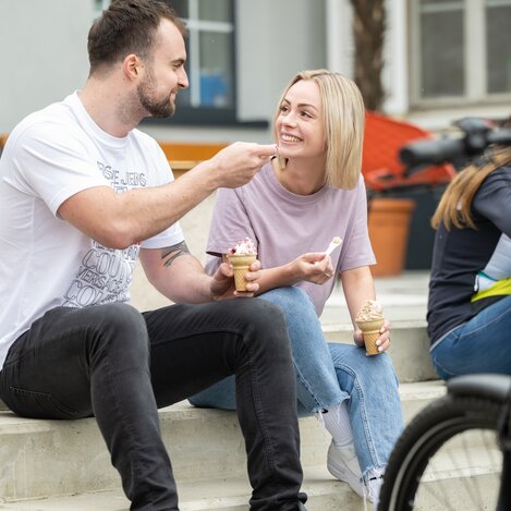 Eisgenuss bei der Eismanufaktur Gotthardt in Kaindorf | © TV Oststeiermark | Rene Strasser
