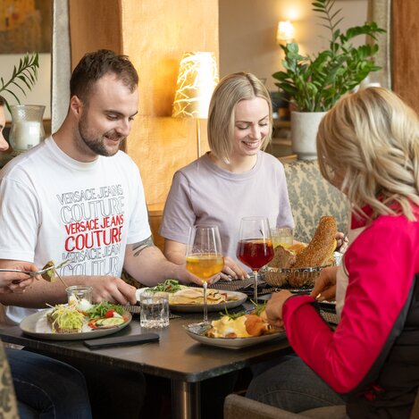Herzhaftes Frühstück bei Café Bäckerei Konditorei Gotthardt in Kaindorf | © TV Oststeiermark | Rene Strasser
