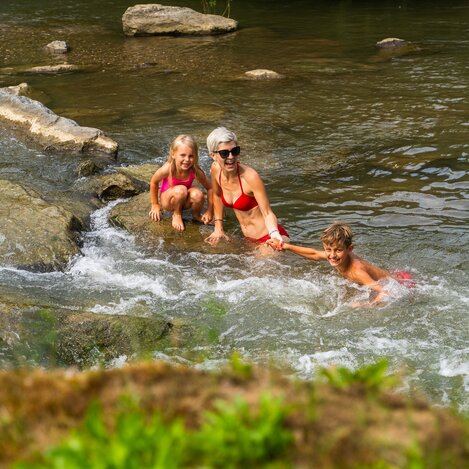 Badespaß beim Flussbad in St. Ruprecht an der Raab | © TV Oststeiermark | Fabian Trummer/5komma5sinne 