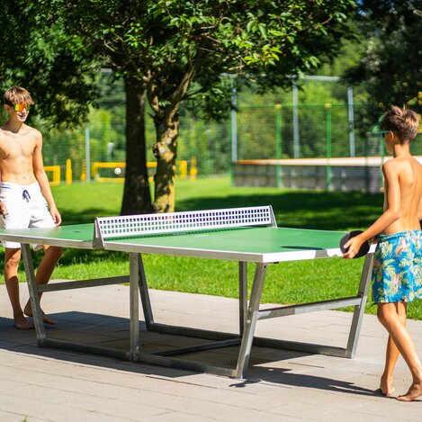 Tischtennis spielen im Wellenbad Gleisdorf in der Oststeiermark | © TV Oststeiermark | Fabian Trummer/5komma5sinne 