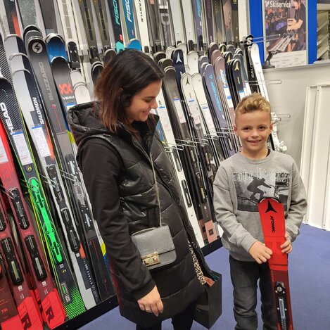 Ski-Einkauf im Sportgeschäft in Gleisdorf | © Stadtmarketing Gleisdorf