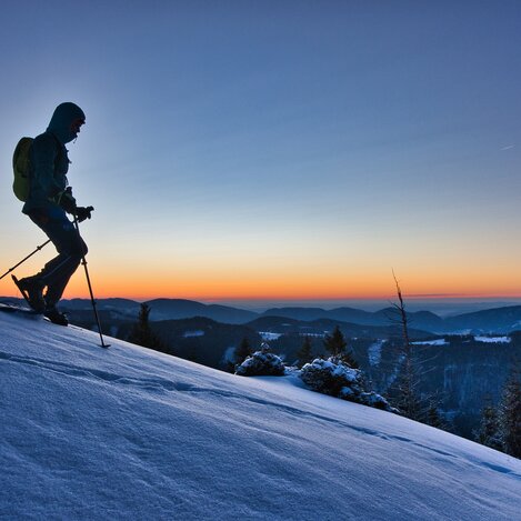 Schneeschuhwandern bei Sonnenaufgang auf die Rote Wand | © Oststeiermark Tourismus