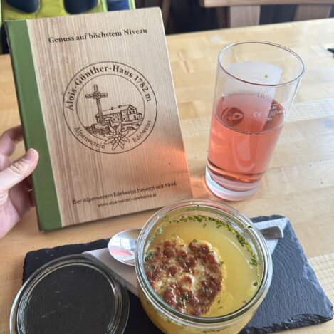 kulinarischer Genuss bei der Skitour im Joglland-Waldheimat | © Oststeiermark Tourismus | Anna Fink