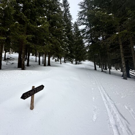 Beschilderung der Skitour im Joglland-Waldheimat | © Oststeiermark Tourismus | Anna Fink