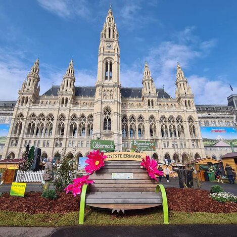 Oststeiermark Bank beim Steiermark Frühling | © Oststeiermark Tourismus | Christine Schwetz