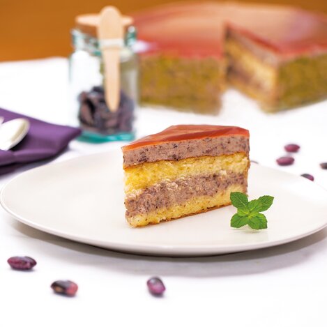 Käferbohnentorte mit Granatapfelgelee | © Oststeiermark Tourismus | Estyria Naturprodukte GmbH