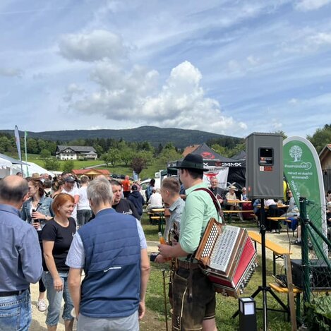 Musikalische Umrahmung bei der Eröffnung des neuen Campingplatzes in Lorenzen in der Oststeiermark | © Oststeiermark Tourismus | Stefan Schindler