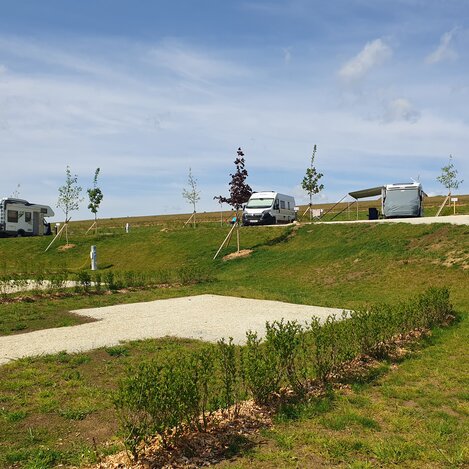 Stellplätze am Campingplatz in St. Lorenzen am Wechsel | © Oststeiermark Tourismus | Anja Reichenbäck