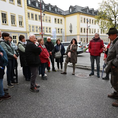 Erzählungen vom Trifter Sepp bei der Stadtführung in Weiz | © Oststeiermark Tourismus | Nina Darnhofer