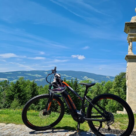 Radfahren auf den Pöllauberg in der Oststeiermark | ©  Oststeiermark Tourismus |  Christine Schwetz
