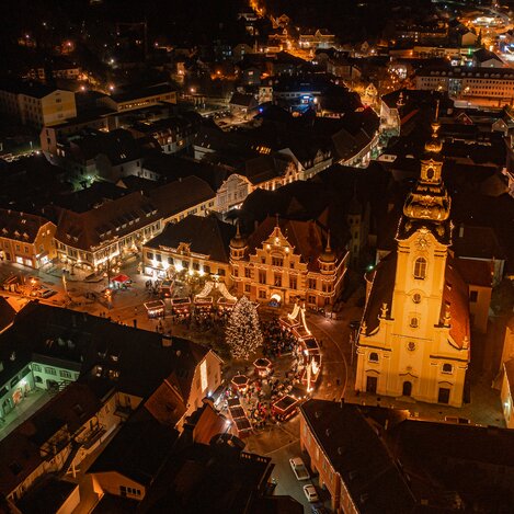 Weihnachtliche Beleuchtung von oben in Hartberg | © Oststeiermark Tourismus | Rene Strasser