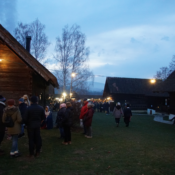 Joglland-Advent im beleuchteten Freilichtmuseum Vorau | ©  Oststeiermark Tourismus | Jasmin Perhofer