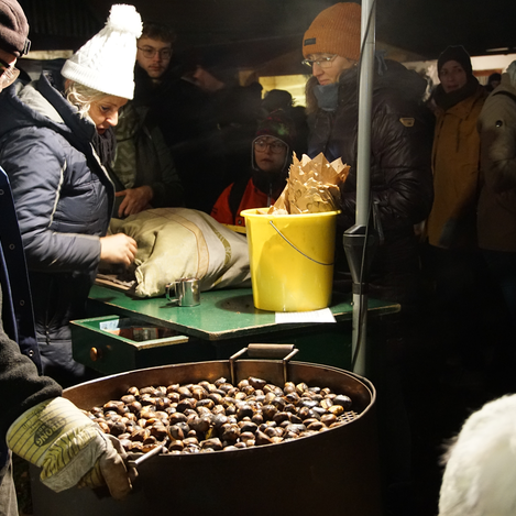 Chestnuts at the Joglland Advent gspian in Vorau | ©  Oststeiermark Tourismus | Jasmin Perhofer