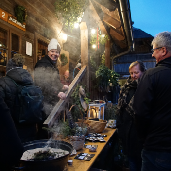 Stand mit Kräutern Joglland Advent gspian im Freilichtmuseum Vorau | ©  Oststeiermark Tourismus | Jasmin Perhofer
