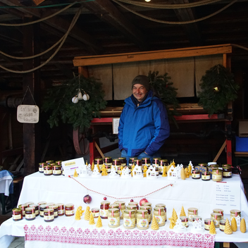 Stand mit Honigwaren beim Joglland Advent gspian im Freilichtmuseum Vorau | ©  Oststeiermark Tourismus | Jasmin Perhofer