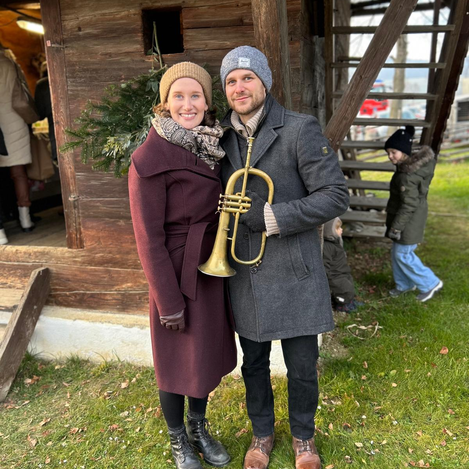 Michael und Theresa Dax beim Joglland Advent g'spian im Freilichtmuseum Vorau | ©  Oststeiermark Tourismus | Jasmin Perhofer