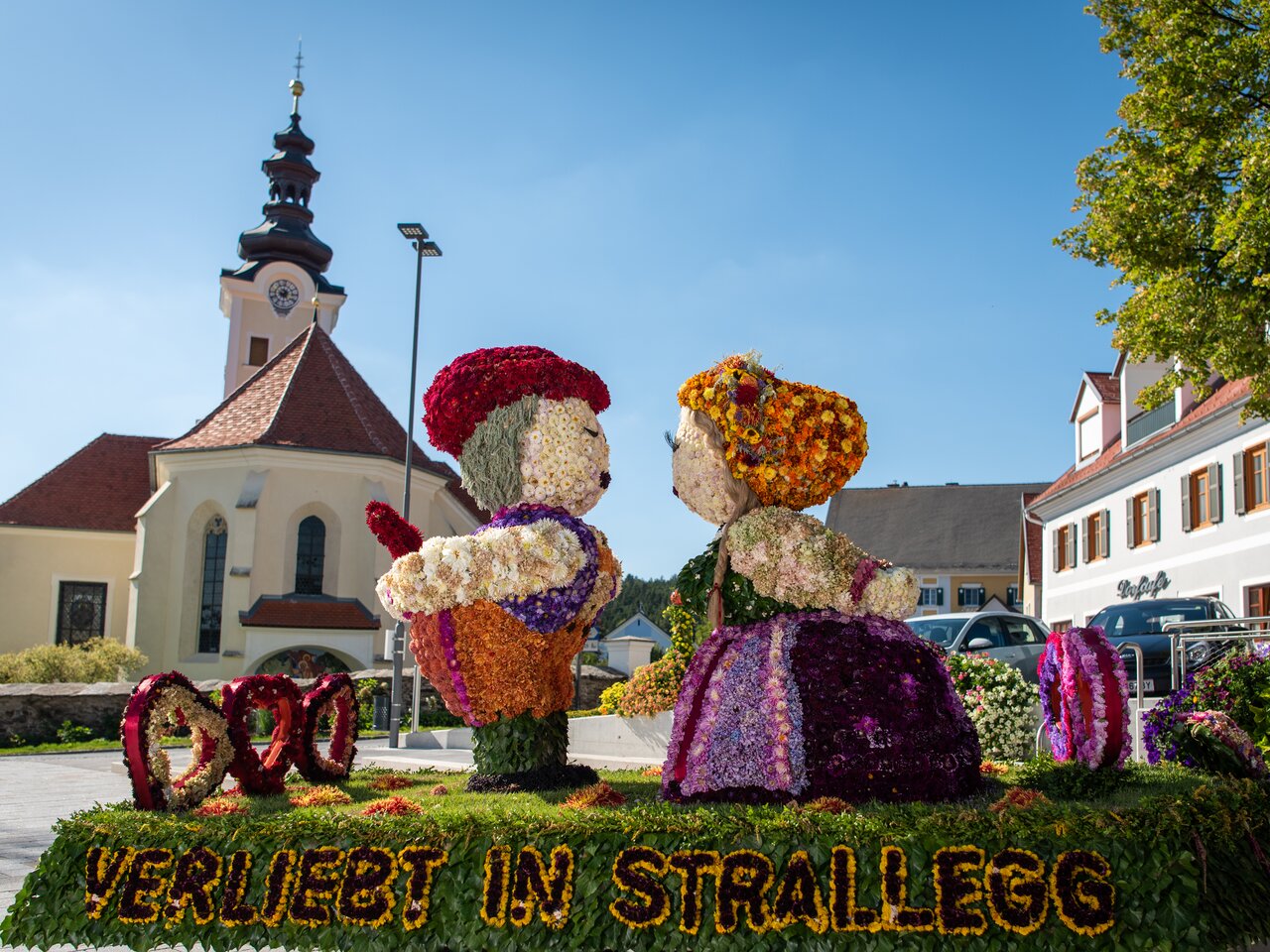 Flower float of the Styrian Flower Route flower parade | © Oststeiermark Tourismus | Kurt Elmleitner