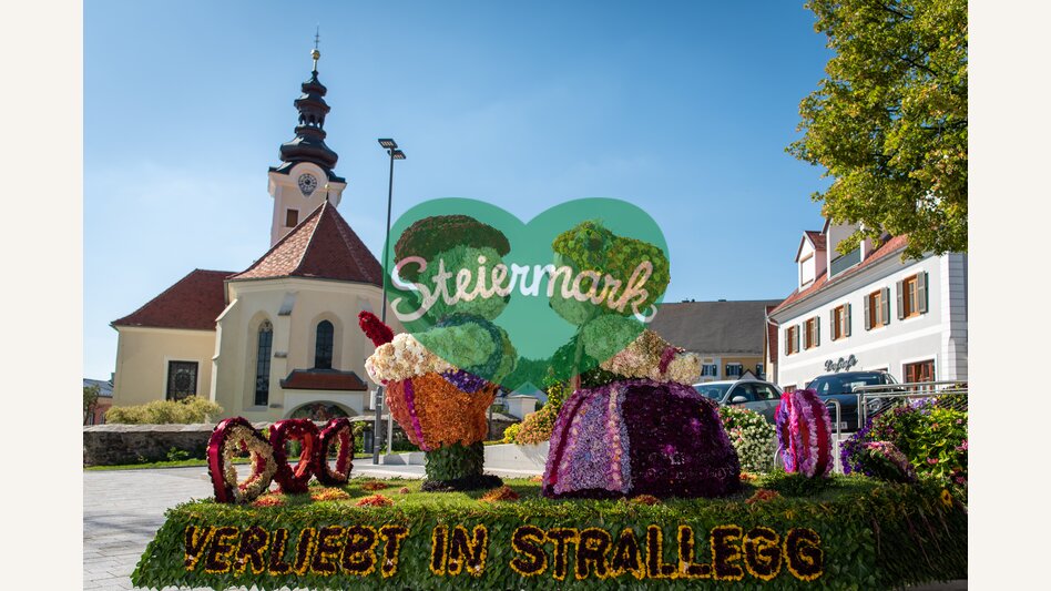 Blumenwagen des Blumenkorsos der Steirischen Blumenstraße | © Oststeiermark Tourismus | Kurt Elmleitner
