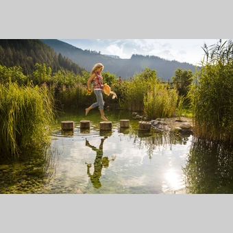 Kräutergarten mit Teich im Almenland in der Oststeiermark | bernhard bergmann | © Oststeiermark Tourismus, Bernhard Bergmann