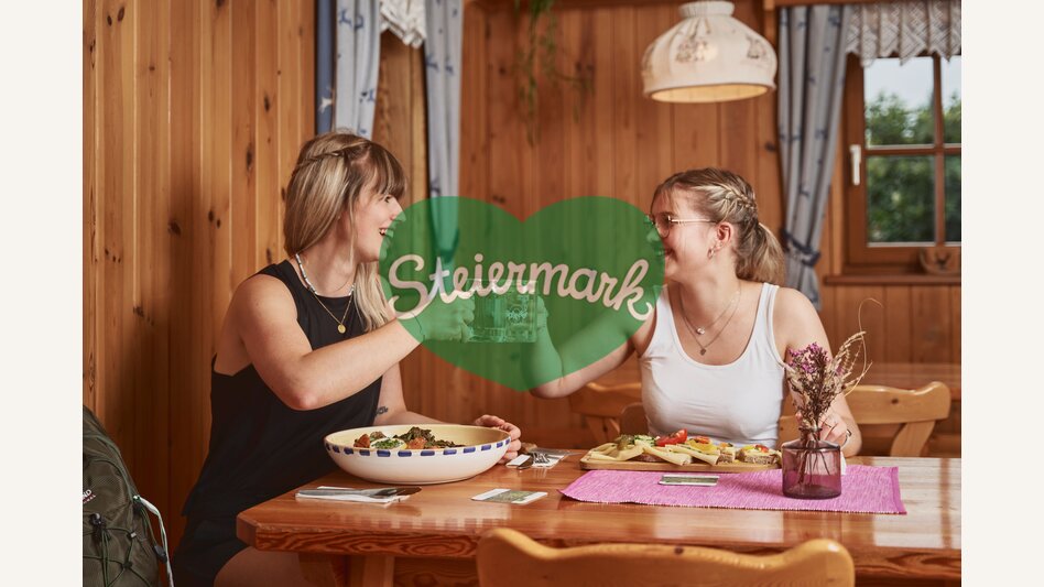 Einkehr in die Rabl-Kreuz Hütte in Waldbach Mönichwald | ©  Oststeiermark Tourismus | Lang-Bichl - RKP