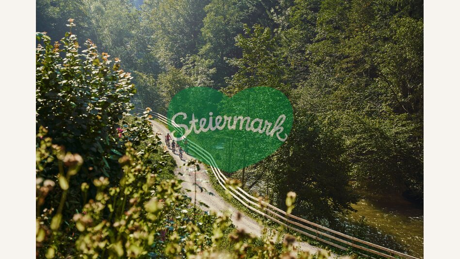 Familie beim Radfahren in der Stubenbergklamm | © Oststeiermark Tourismus | Lang-Bichl - RKP