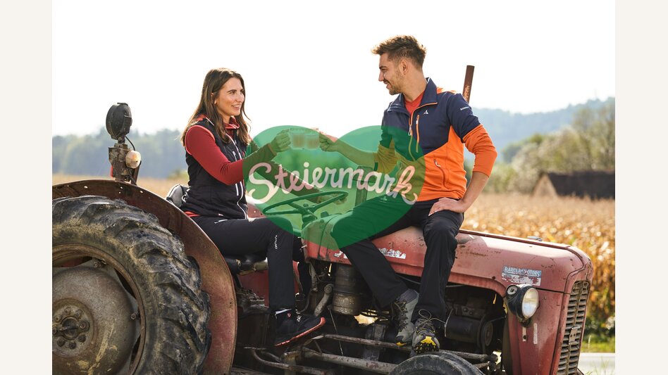 Sturmverkostung auf dem Traktor im Hartbergerland | ©  Oststeiermark Tourismus | Markus Lang-Bichl