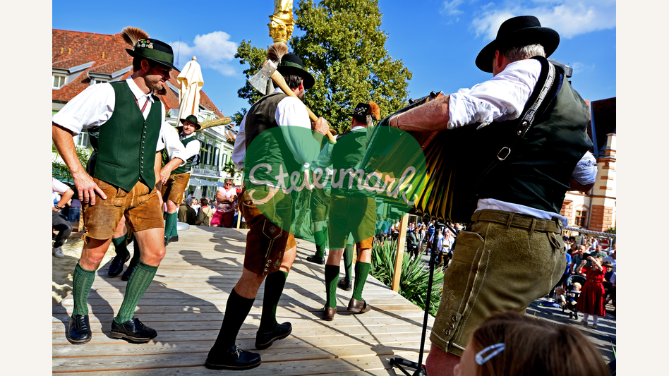 Schuhplattler beim Winzerfest in Hartberg | © Oststeiermark Tourismus | Christian Strassegger