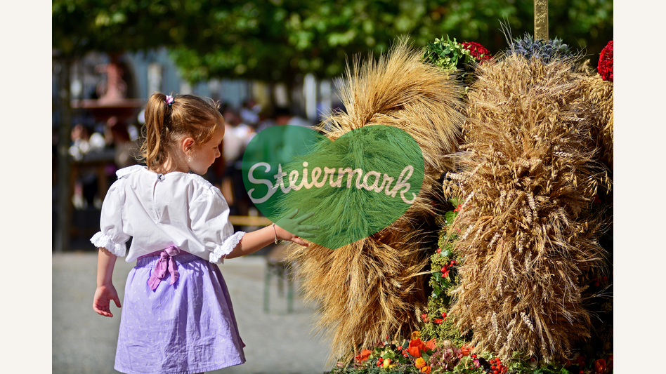 Erntekrone beim Erntedankfest in Hartberg | © Oststeiermark Tourismus | Christian Strassegger