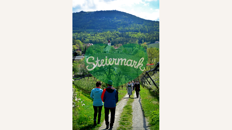 Spazieren in den Apfelgärten im Apfelland | © Oststeiermark Tourismus | Christian Strassegger