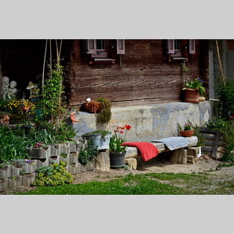 Sitzgelegenheit in der Oststeiermark | © Oststeiermark Tourismus | Christian Strassegger