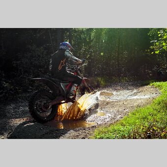 Motorcross fahren im EMX Park Gleisdorf | © Oststeiermark Tourismus | Christian Strassegger