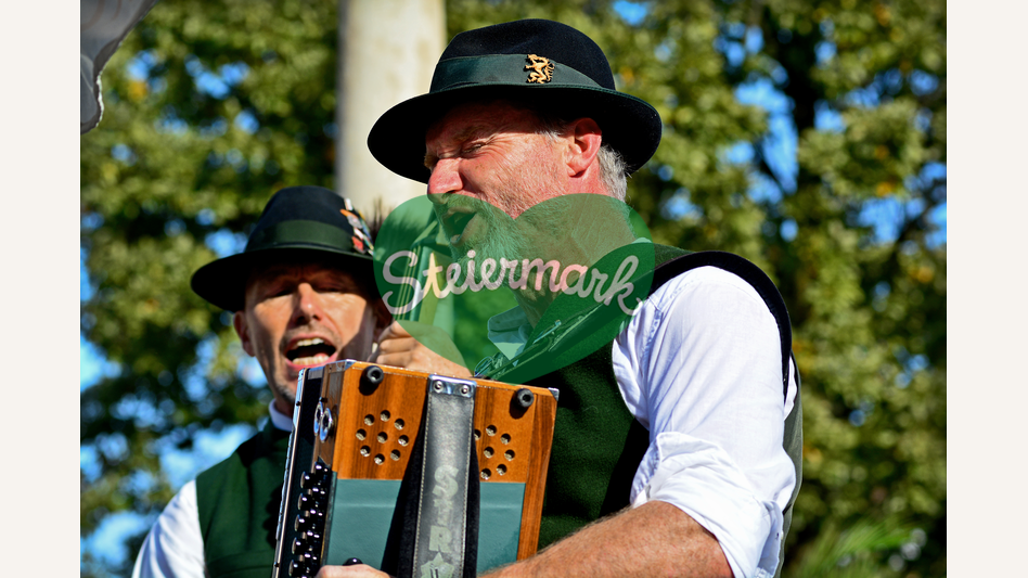 Musikanten beim Winzerfest in Hartberg | © Oststeiermark Tourismus | Christian Strassegger
