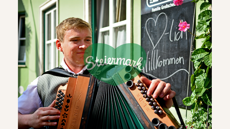 Musikant beim Winzerfest in Hartberg | © Oststeiermark Tourismus | Christian Strassegger