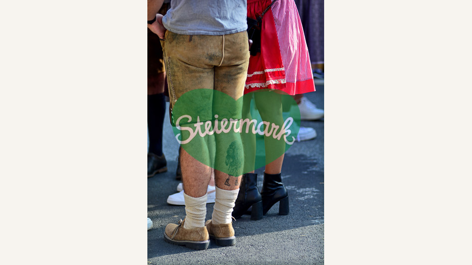 Steirische Tracht beim Winzerfest in Hartberg | © Oststeiermark Tourismus | Christian Strassegger