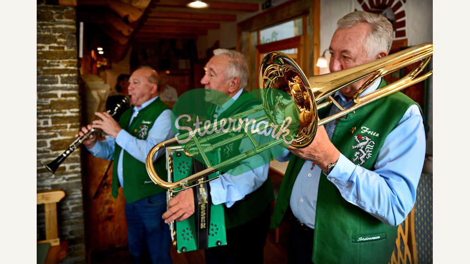 Die Stoakogler beim Stoani Haus der Musik in Gasen | © Oststeiermark Tourismus | Christian Strassegger