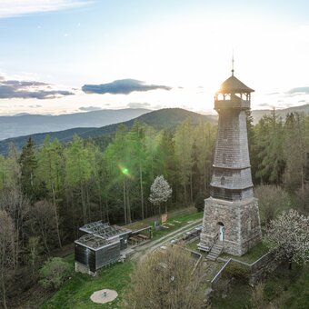 Luftaufnahme von der Ringwarte Hartberg in der Oststeiermark | ©  Oststeiermark Tourismus | RKP Marketing GmbH