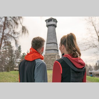 Junges Paar bei der Ringwarte Hartberg | © Oststeiermark Tourismus | RKP Marketing GmbH