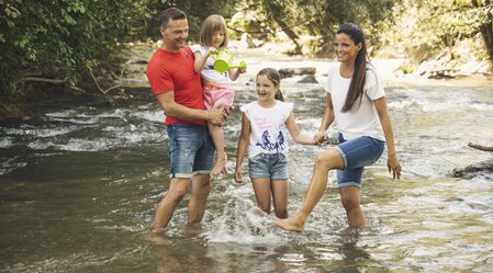 Abkühlung in der Raab in der Oststeiermark | ©  Oststeiermark Tourismus | Bernhard Bergmann