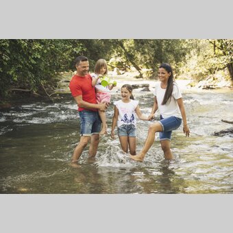 Abkühlung in der Raab in der Oststeiermark | ©  Oststeiermark Tourismus | Bernhard Bergmann