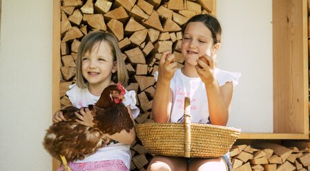 Children on a farm holiday in Eastern Styria | © TV Oststeiermark | Bernhard Bergmann | © Oststeiermark Tourismus, Bernhard Bergmann