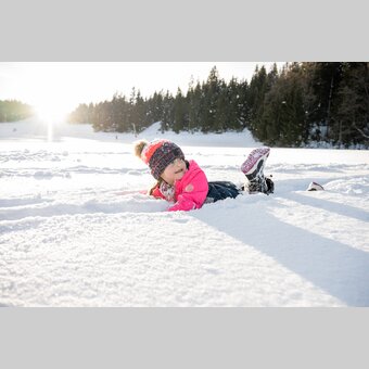 Mädchen im Schnee im Joglland | © Oststeiermark Tourismus | Joglland-Waldheimat, Klaus Ranger