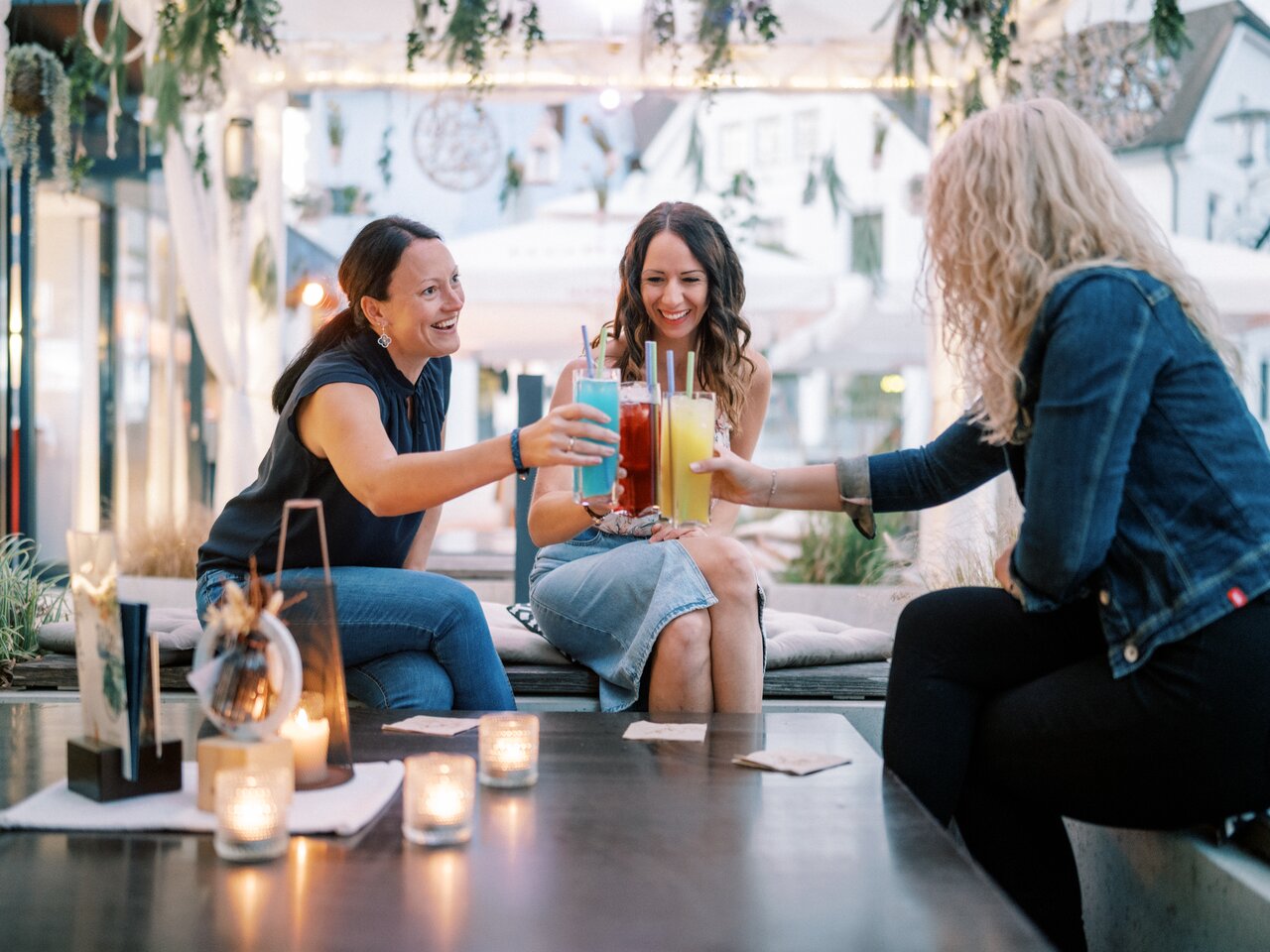 Summer evening cocktails in the Eastern Styria | © TV Oststeiermark | diemosbachers