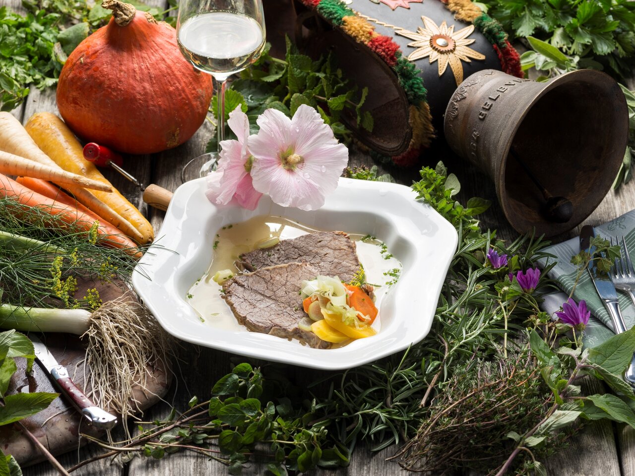 Cooked Almo beef in Eastern Styria | © TV Oststeiermark | Bernhard Bergmann