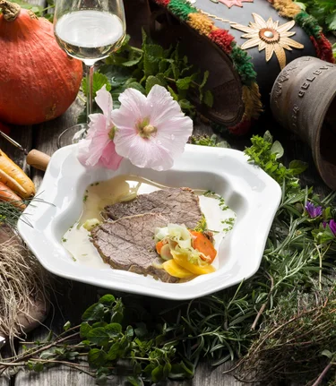 Cooked Almo beef in Eastern Styria | © TV Oststeiermark | Bernhard Bergmann