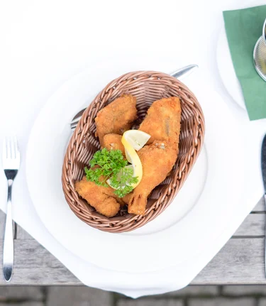 Backhendl at the Marktheurigen Strobl in Eastern Styria | © Marktheuriger Strobl | Philipp Seidnitzer