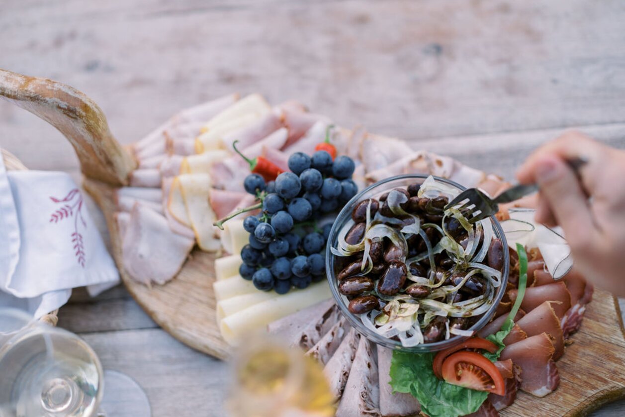 Buschenschankjause in St. Ruprecht in der Oststeiermark | © TV Oststeiermark | die mosbachers