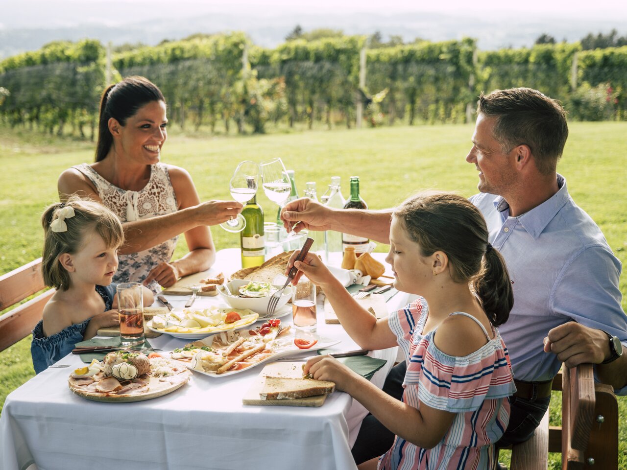 Picknick mit der Familie | © Oststeiermark Tourismus, Bernhard Bergmann