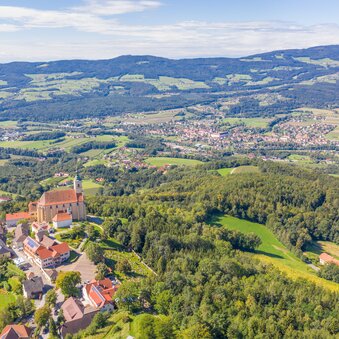 Aerial view over Pöllauberg and Pöllau | © TV Oststeiermark | Helmut Schweighofer