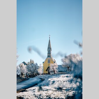 Kirche Pinggau im Winter in der Oststeiermark | © Oststeiermark Tourismus | Florian Luckerbauer
